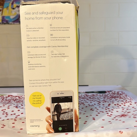 Canary View indoor HD security camera that connects to your phone. In black. - Picture 4 of 4